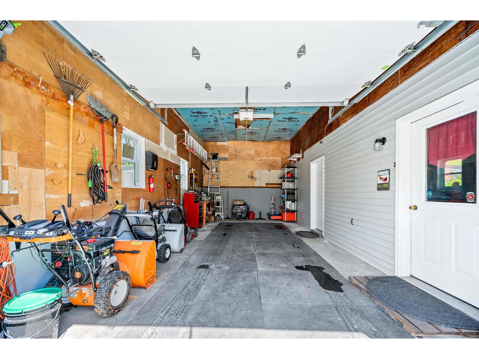 18 Velie Avenue