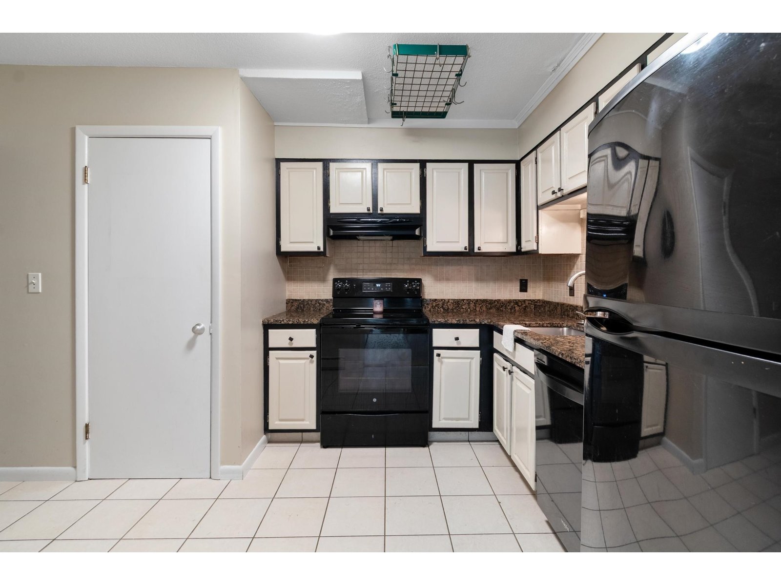180 Ledgewood Circle, Unit 103