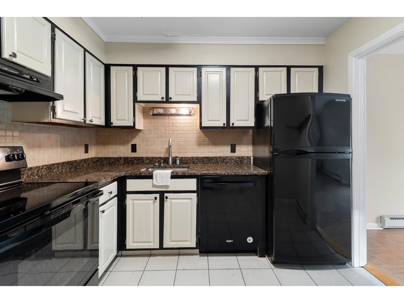 180 Ledgewood Circle, Unit 103