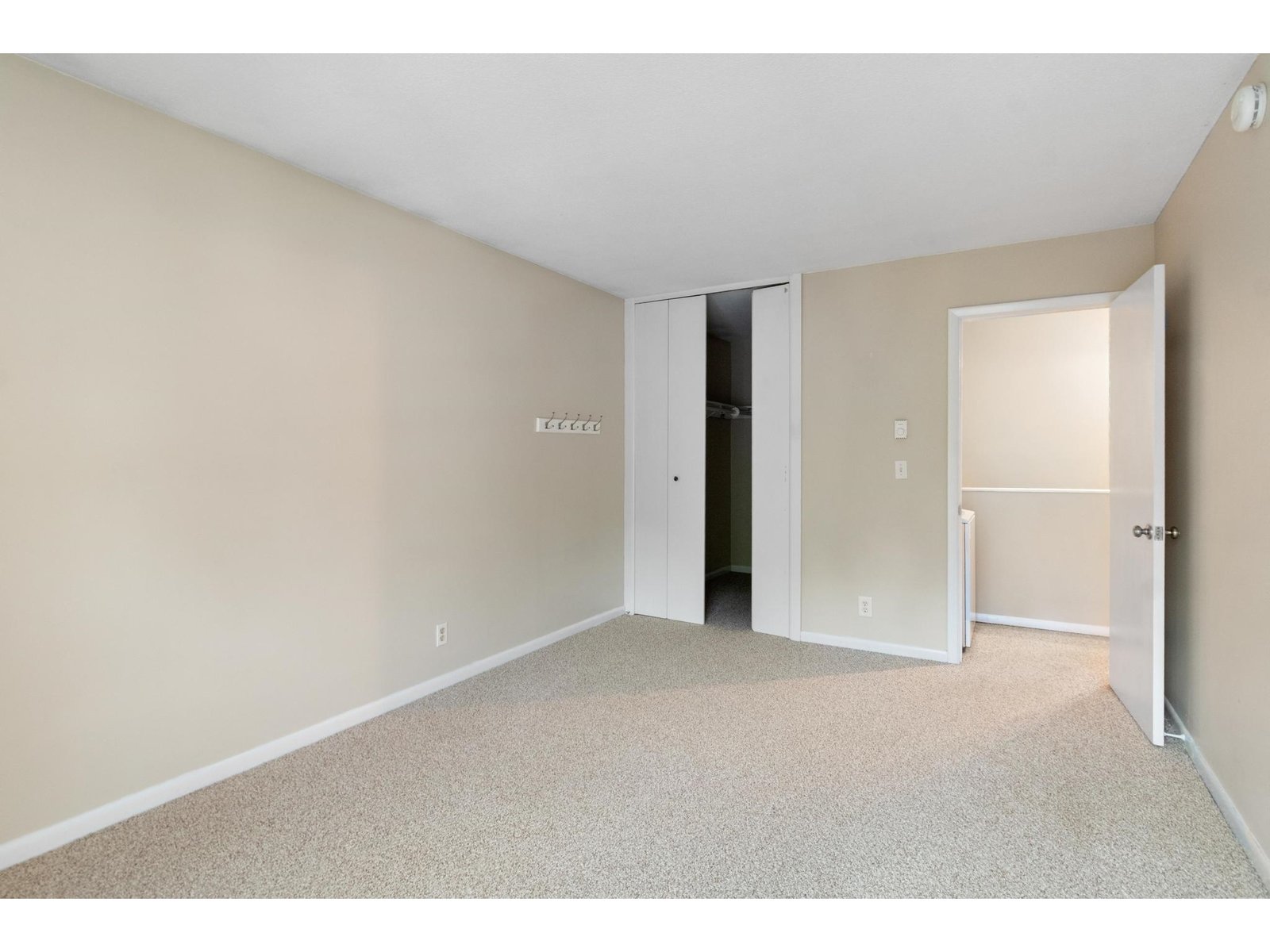 180 Ledgewood Circle, Unit 103