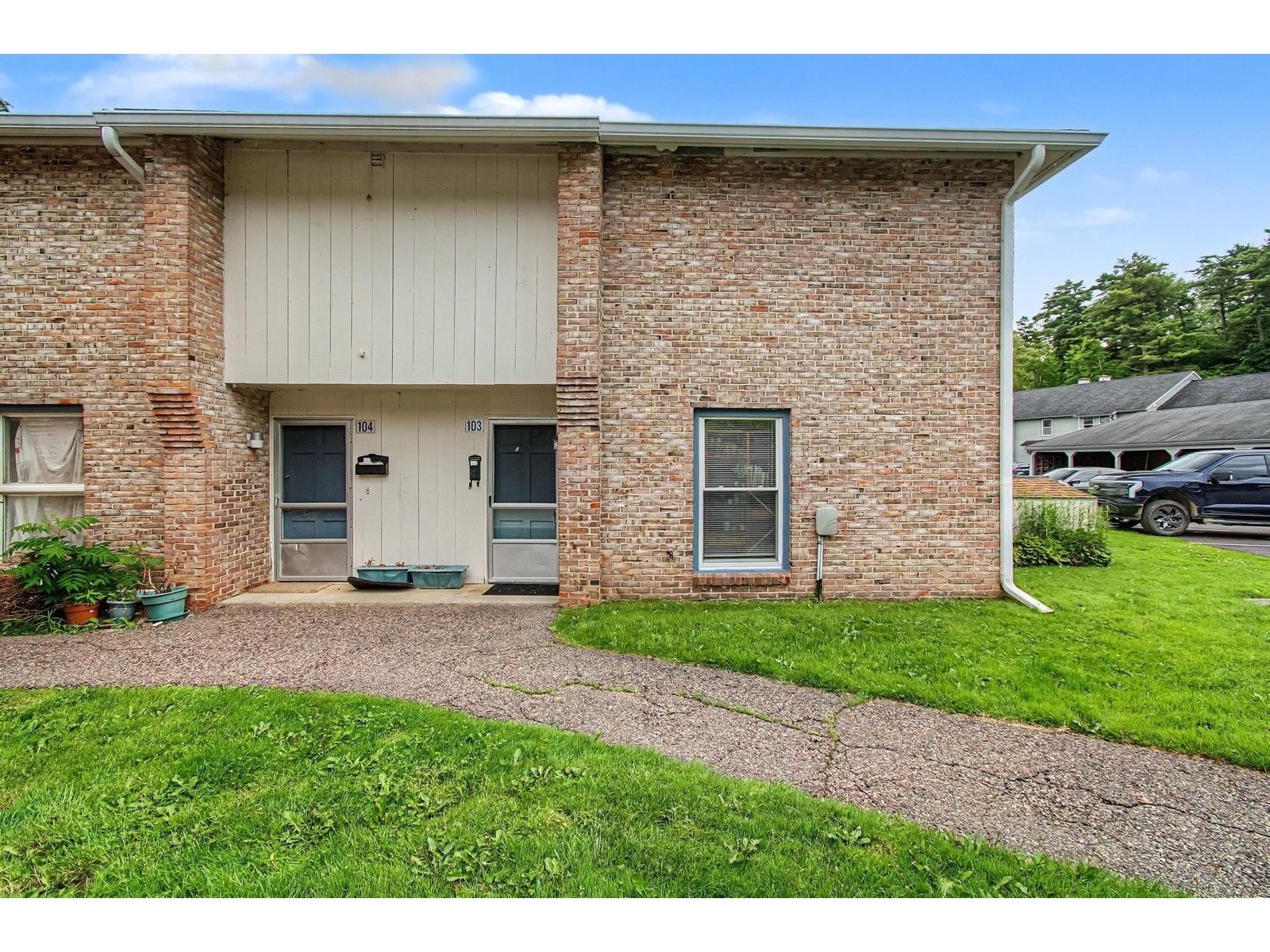 180 Ledgewood Circle, Unit 103
