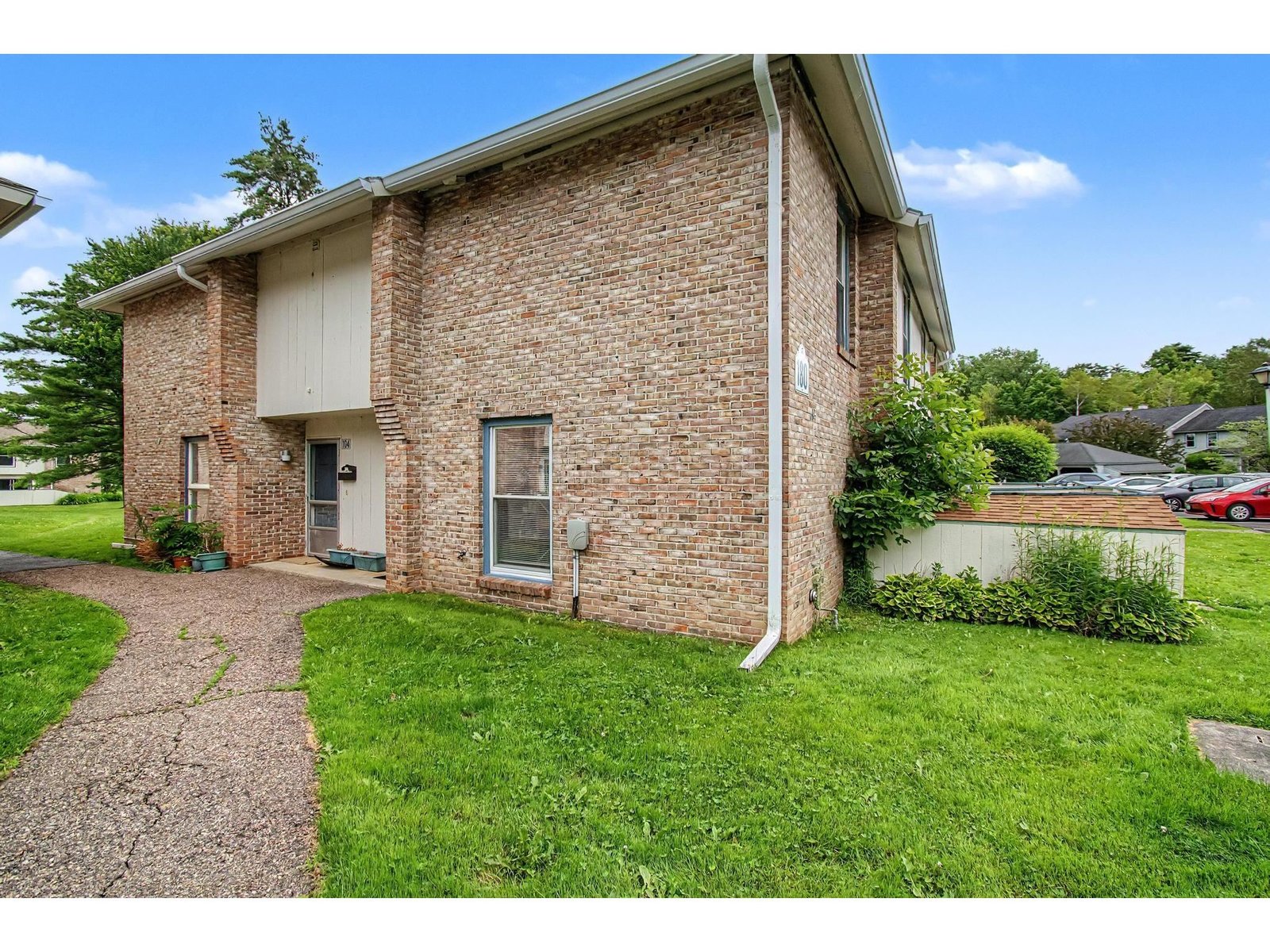 180 Ledgewood Circle, Unit 103