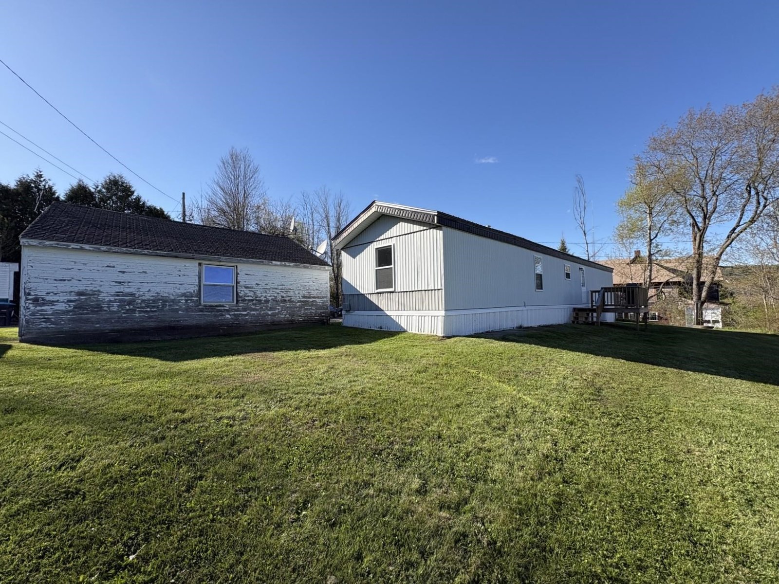 Side View of Home and Garage Available for Rent
