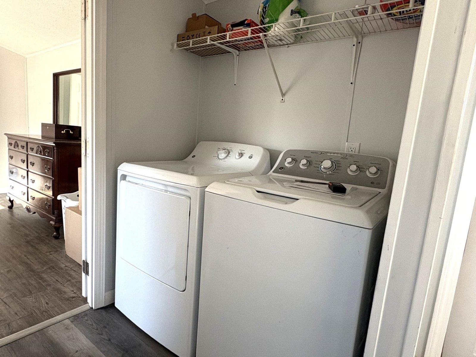 Laundry (Between Kitchen and Primary Bedroom)