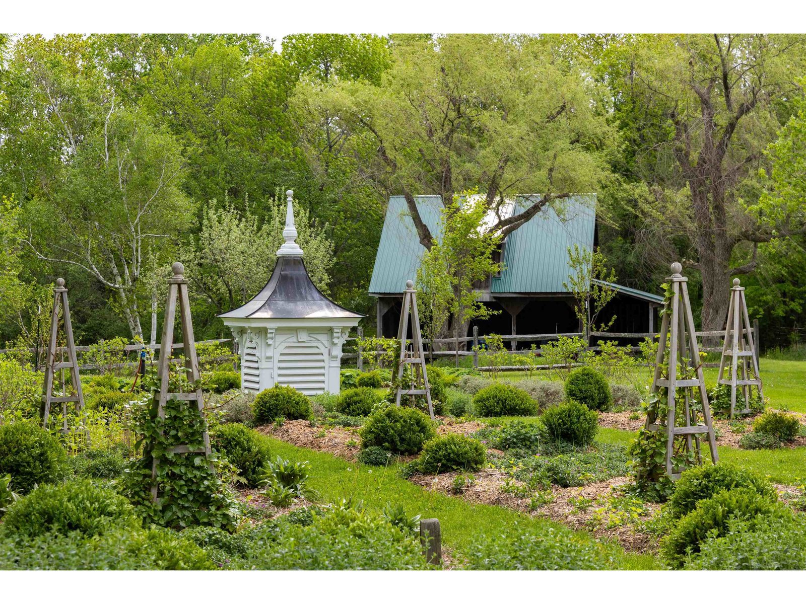 1816 Morgan Horse Farm Road