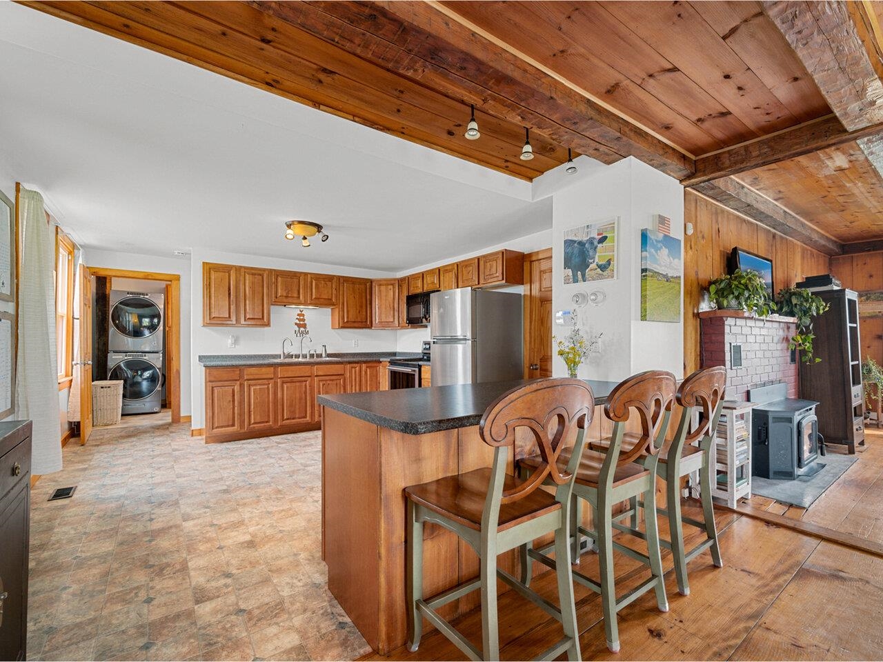 Breakfast bar area