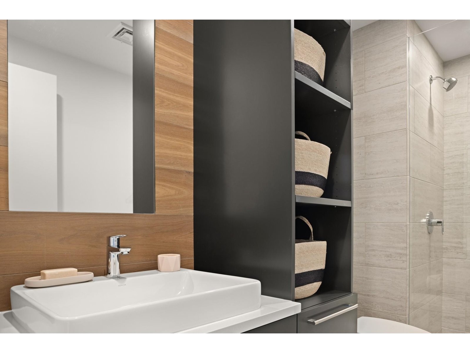 2nd floor 3/4 bathroom