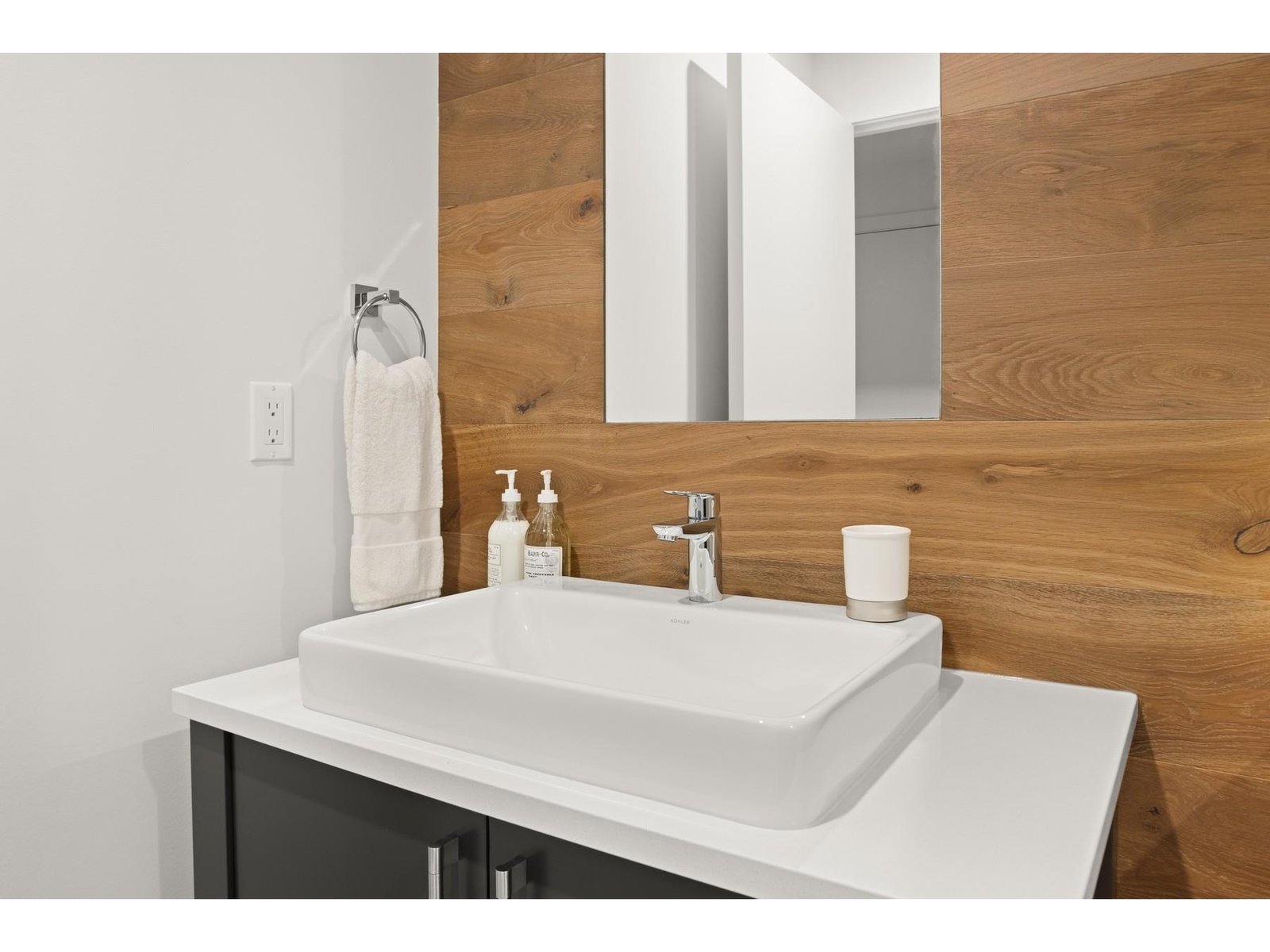 Lower level 3/4 bathroom