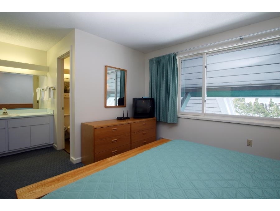185 Village Green Drive, Unit 8D