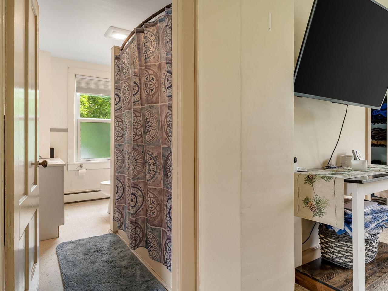 1st floor full bathroom