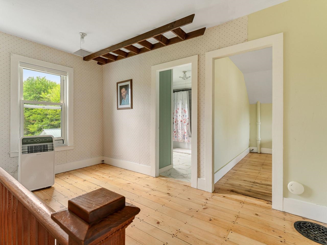 2nd floor landing