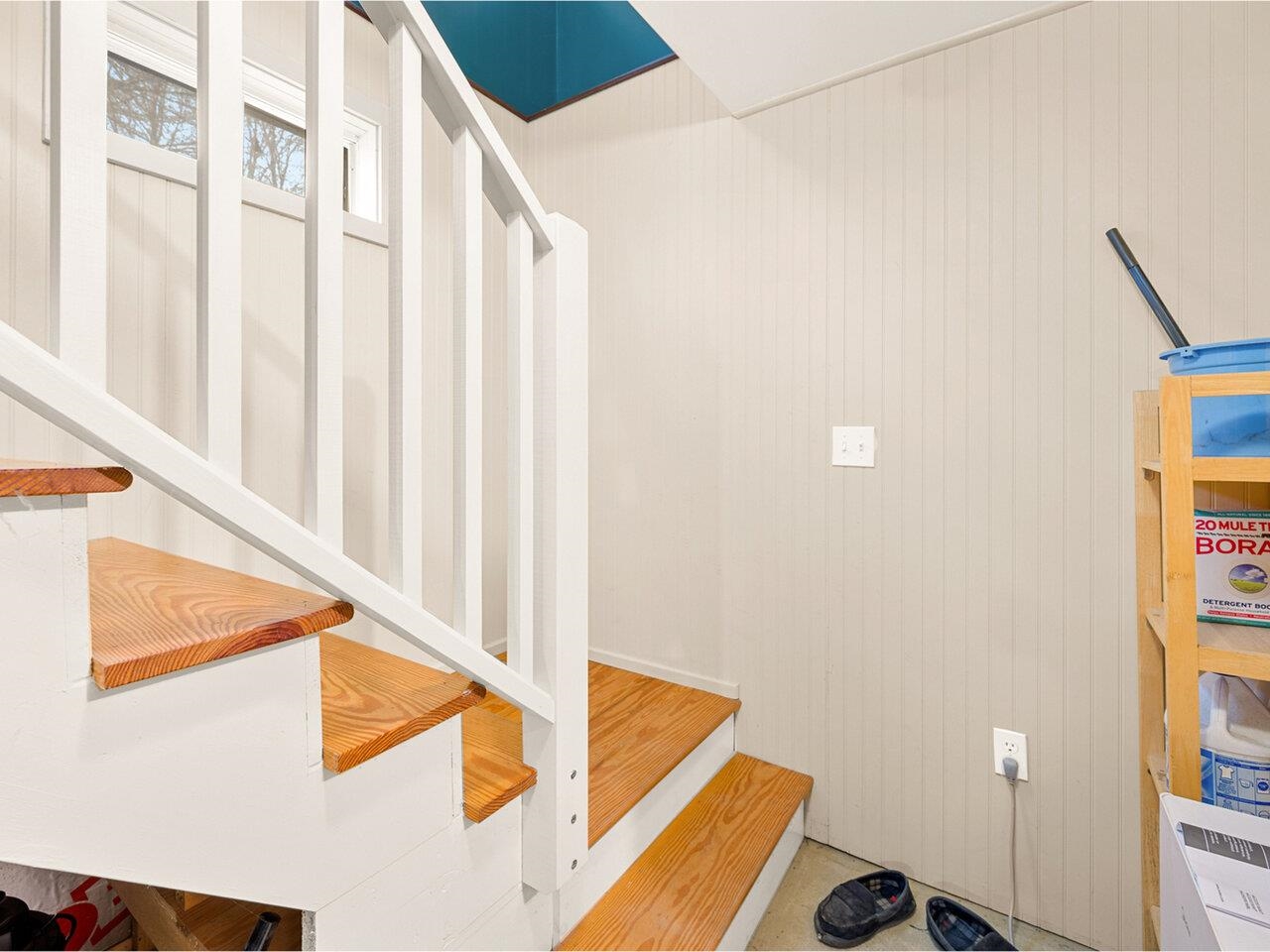 stairs to basement