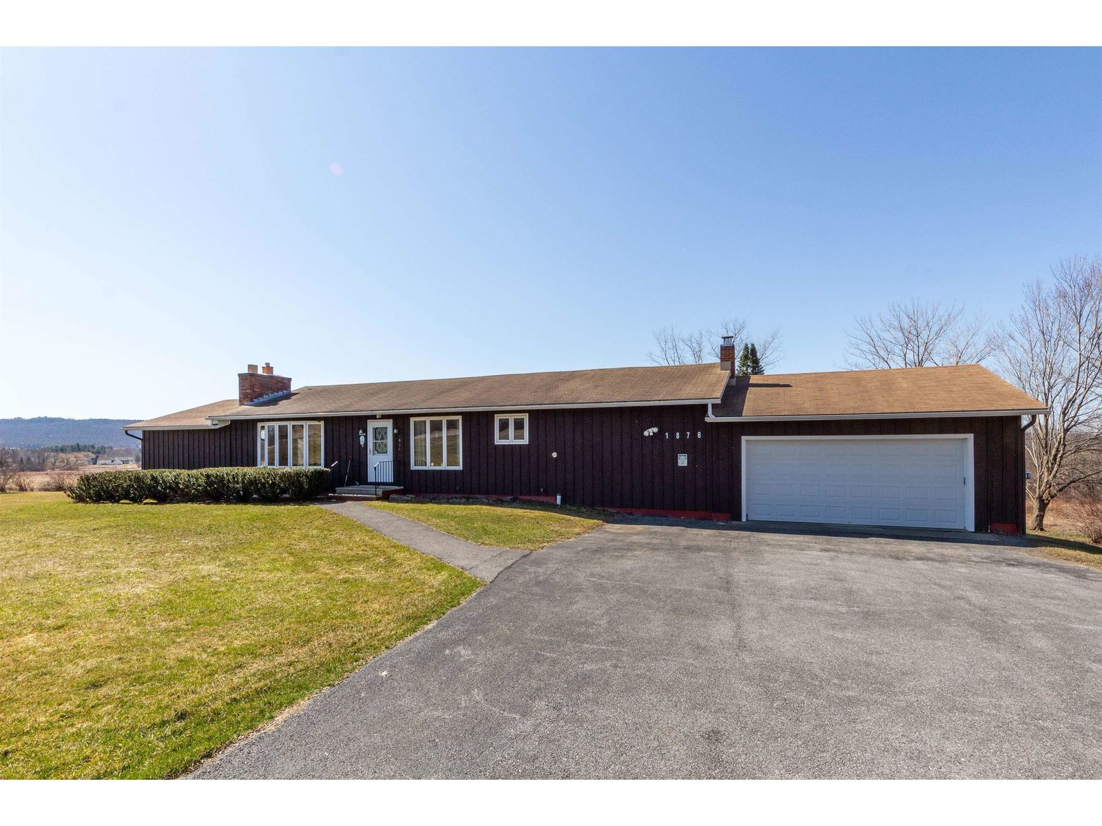 1876 Mt. View Road, Williston