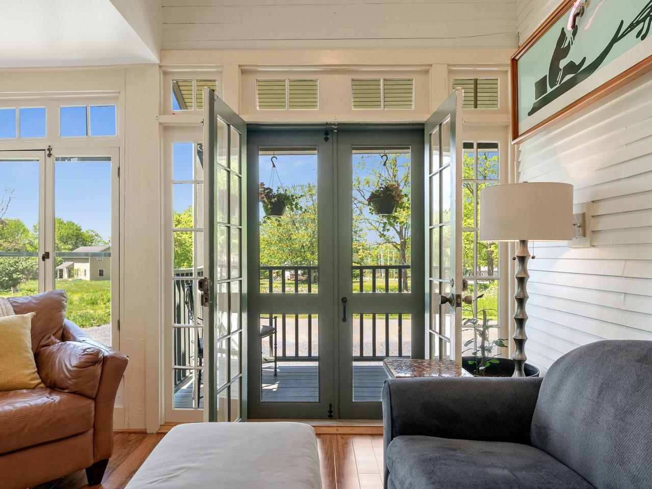 Access to Front Deck