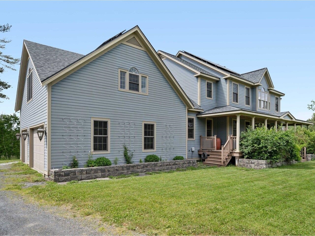 Attached 2-Car Garage