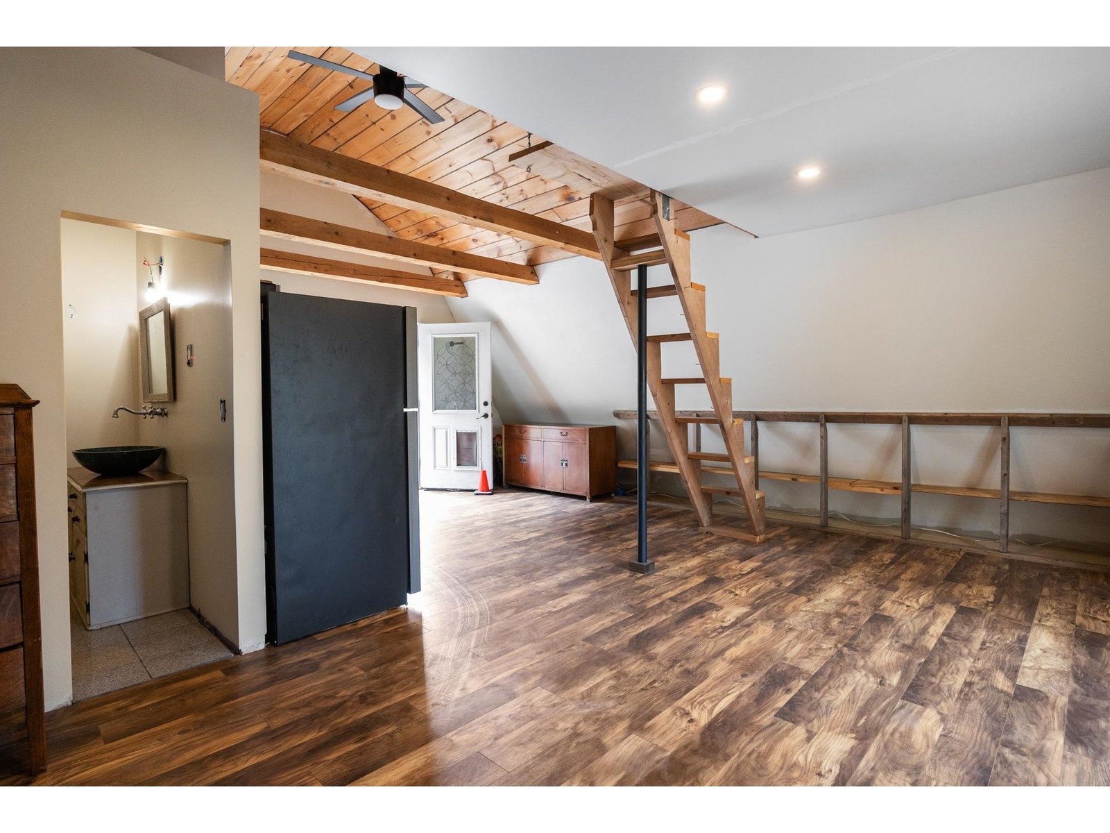 1899 Rousseau Road