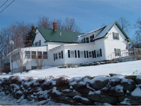 19 Bridle Path Ln