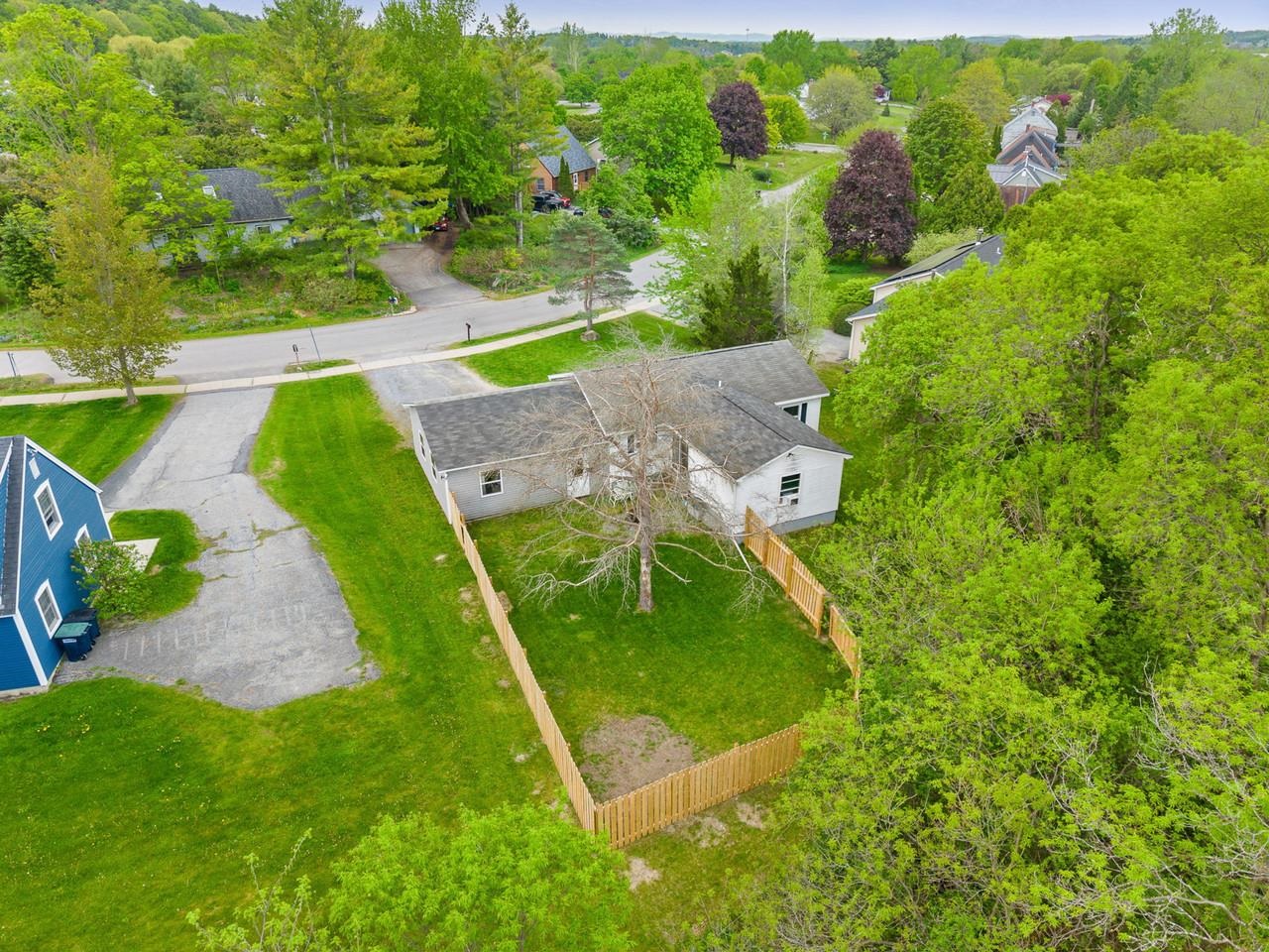 19 Brookside Drive