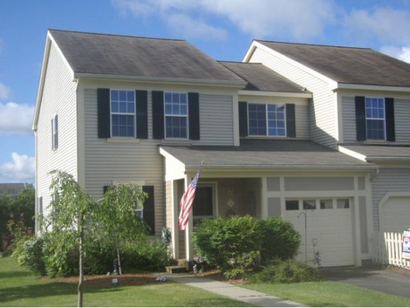 19 Cardinal Ln, Unit 19