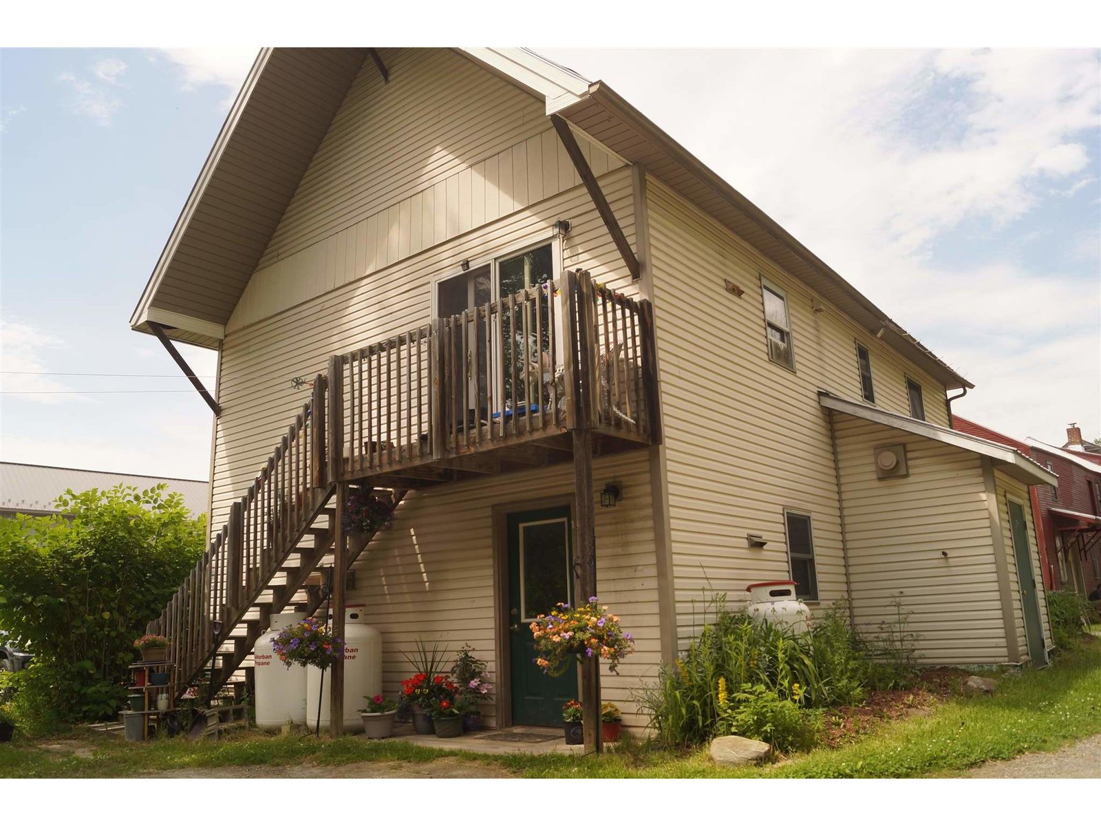 19 lower main w Street