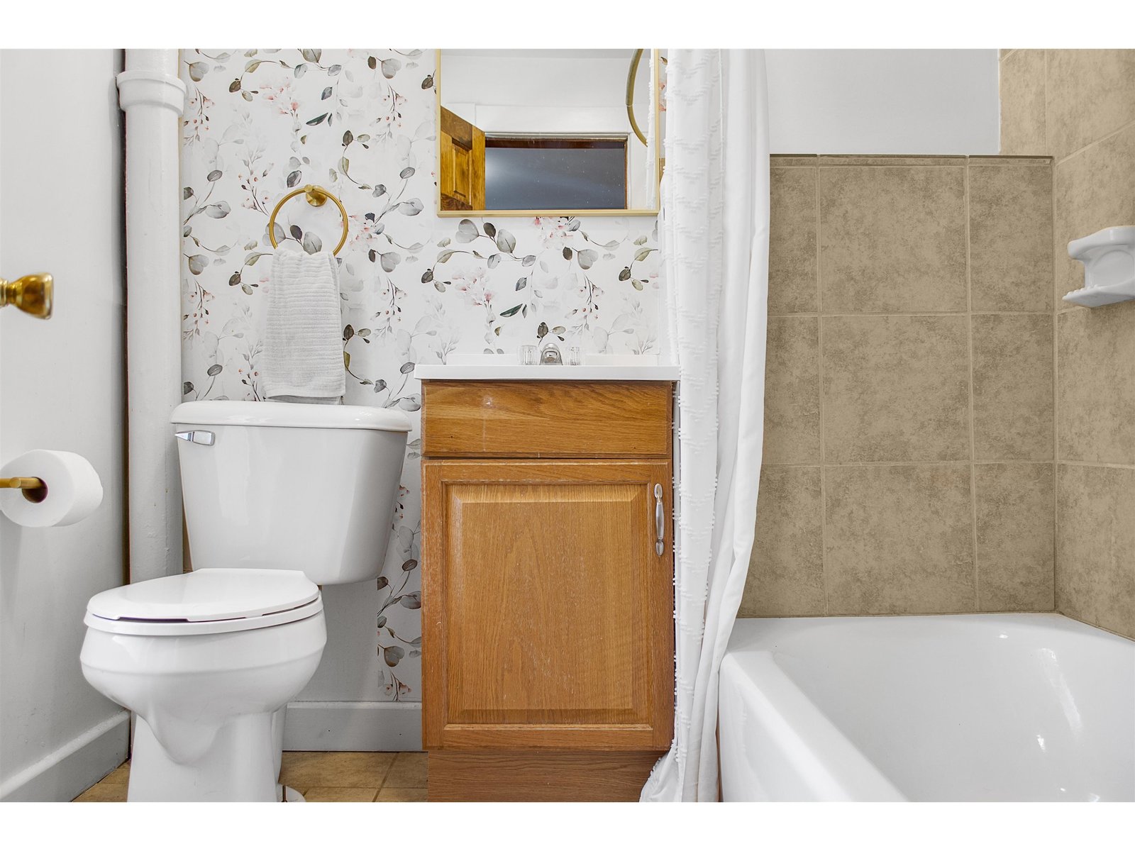 Full Bathroom