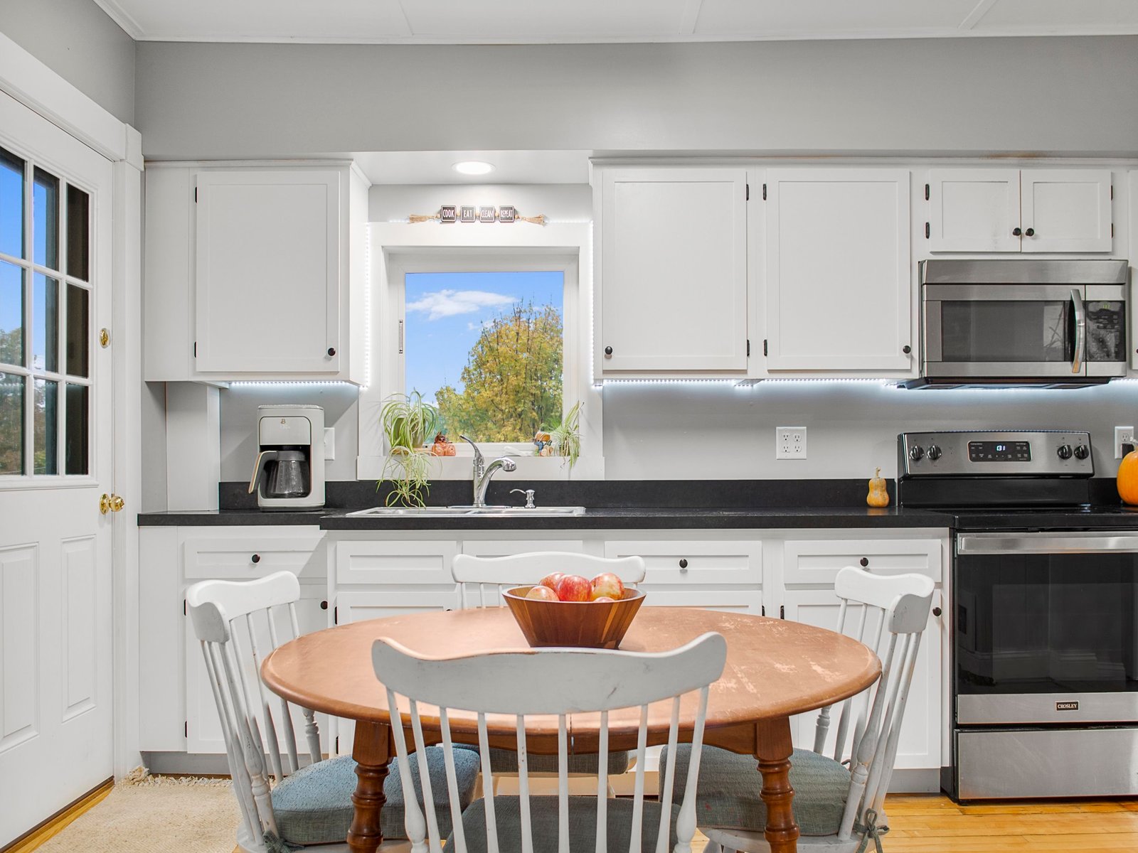 Bright Kitchen