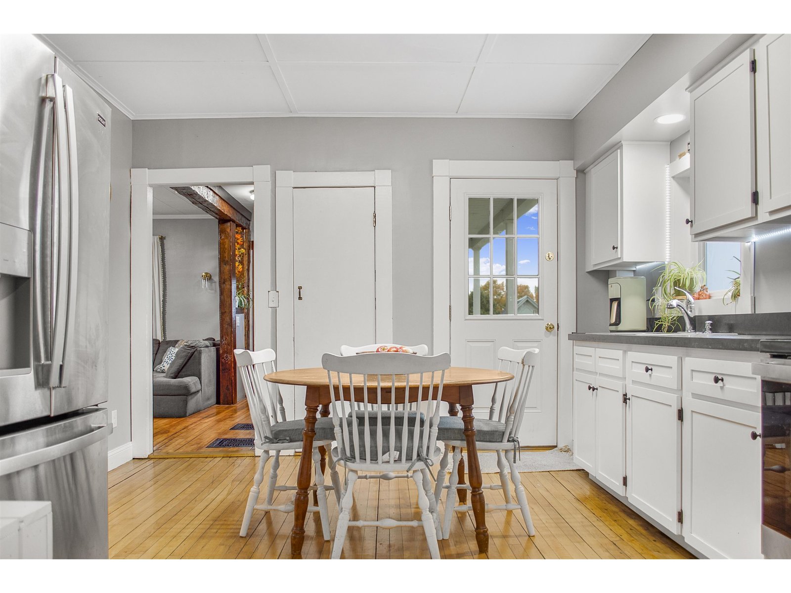 Bright Kitchen