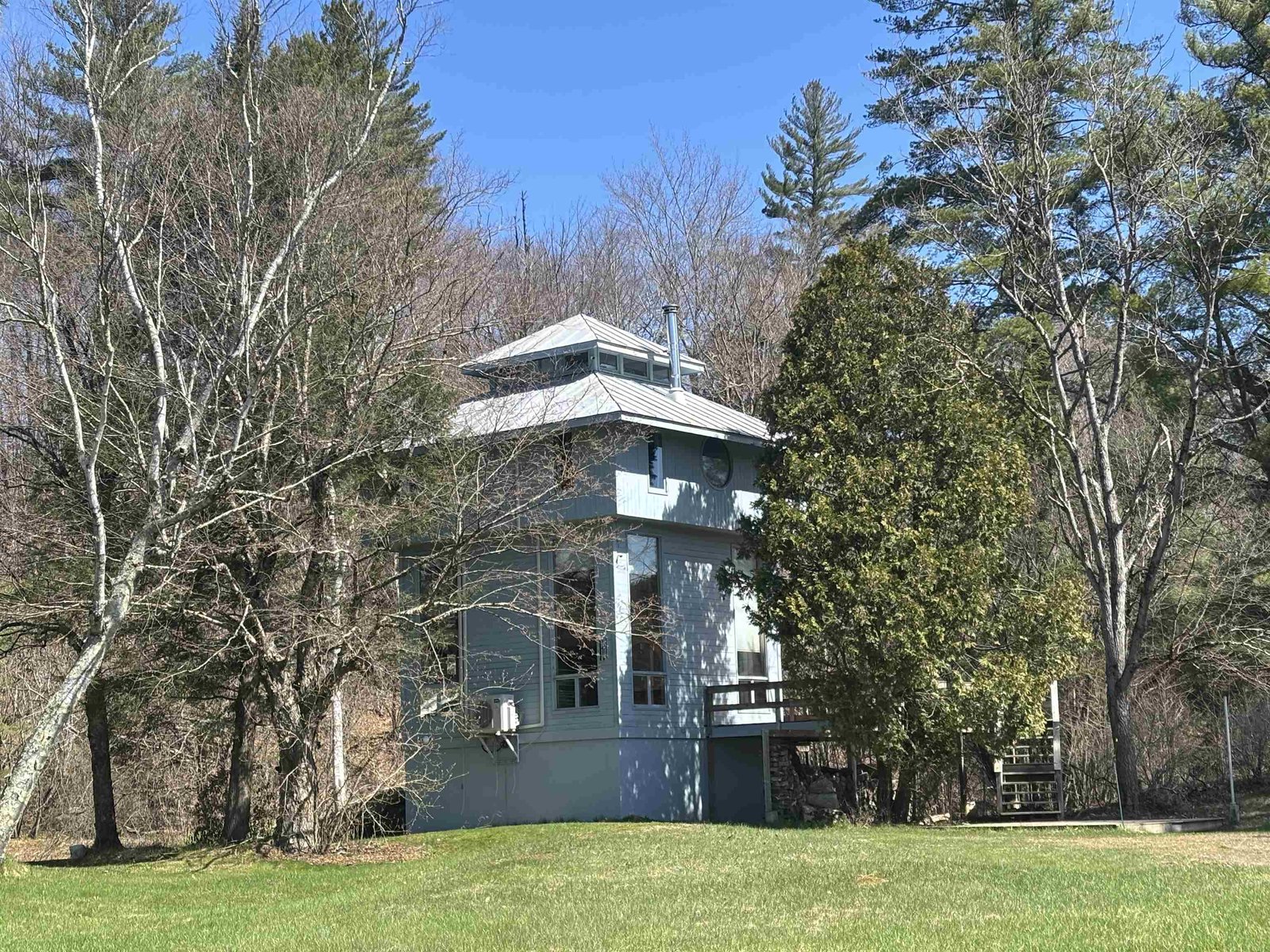 19 River Run Drive, Hyde Park