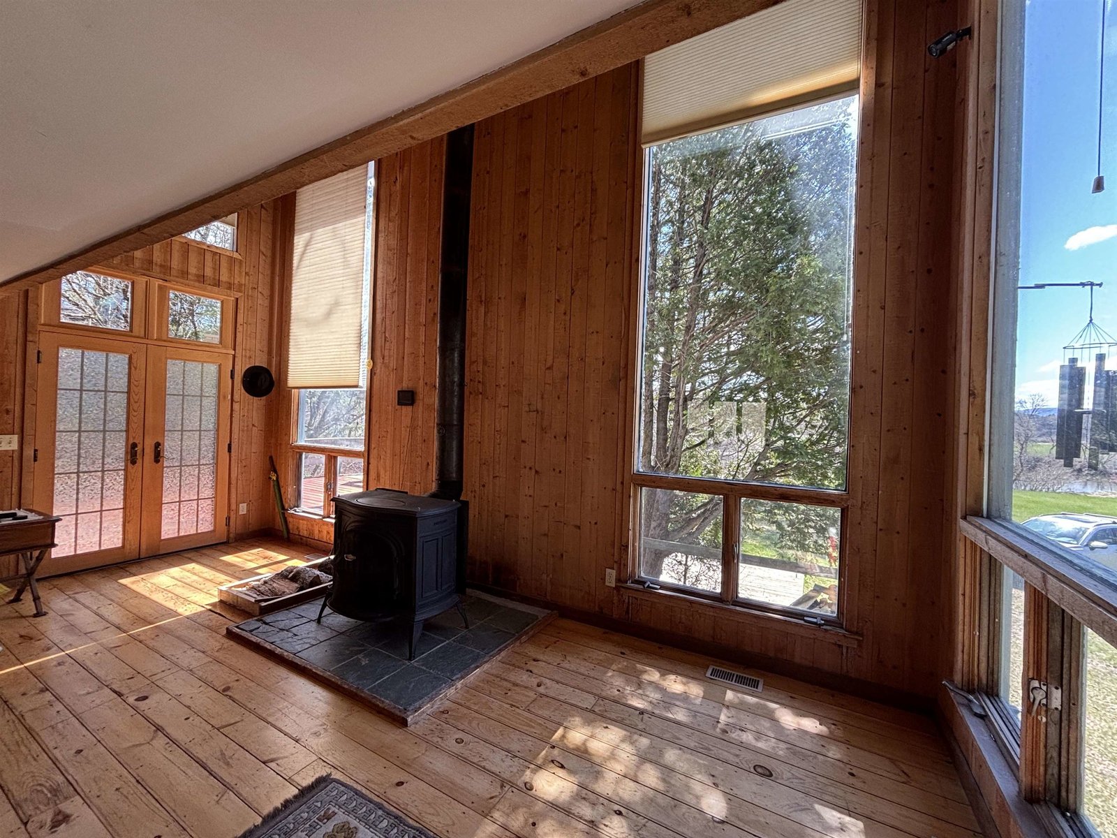 Light Filled Livingroom
