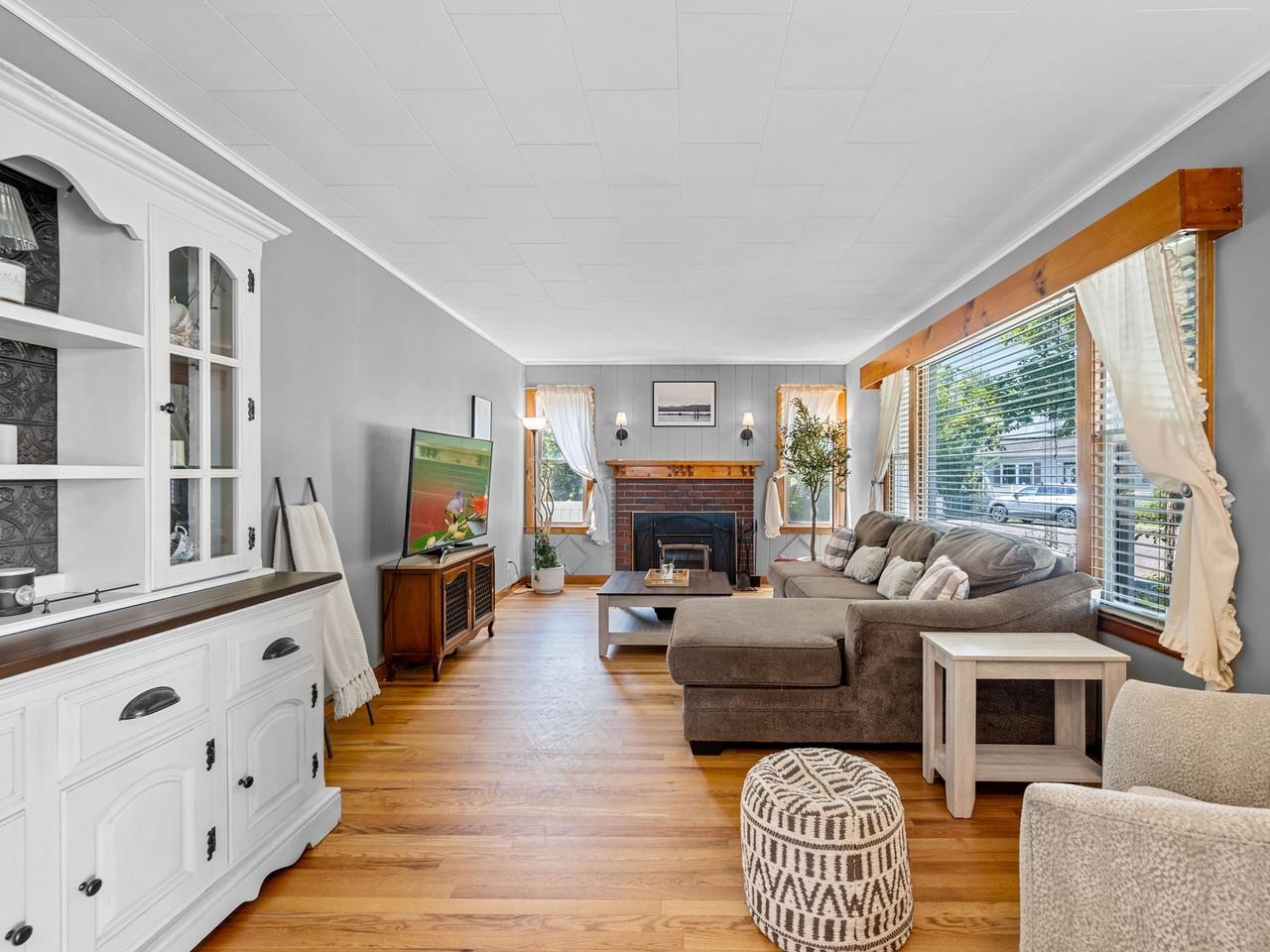 Living room with fireplace