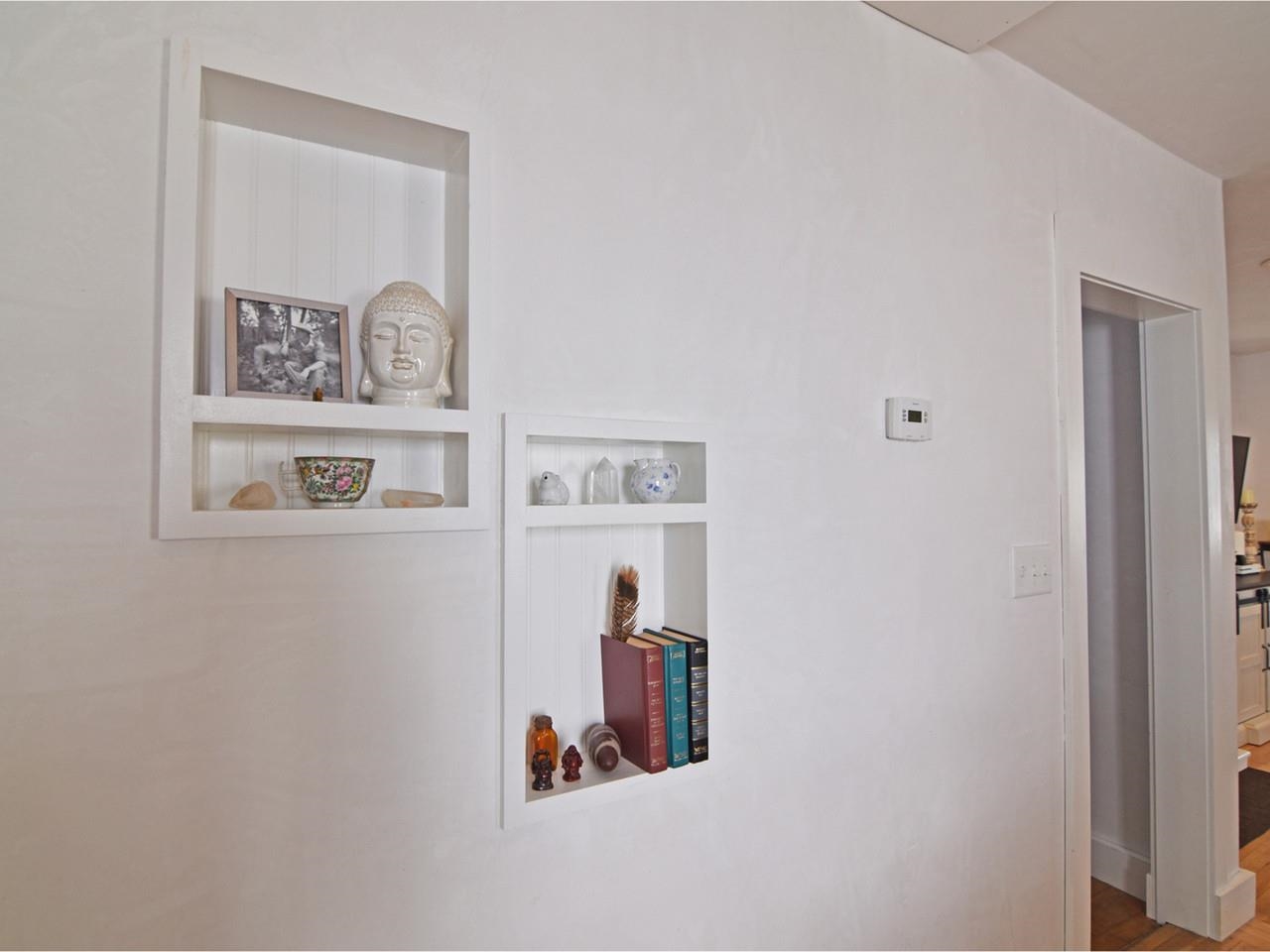 Built-in decor niches
