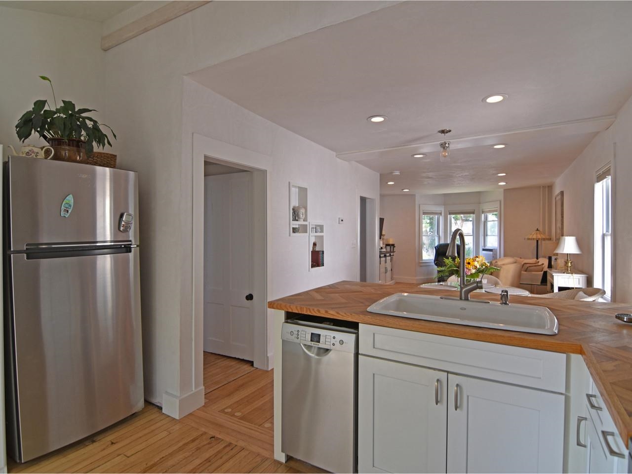 Opens to living/dining