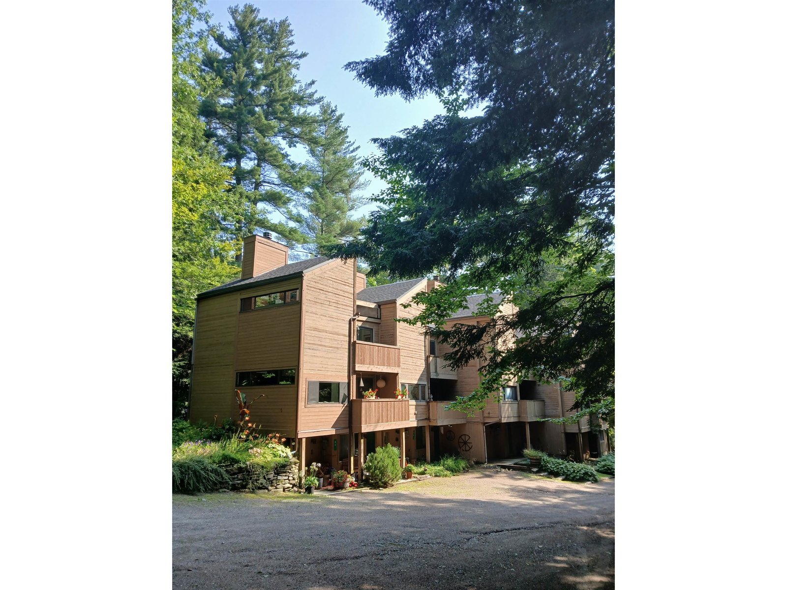 19 Timberline Drive, Unit 9