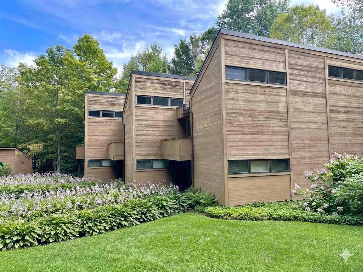 19 Timberline Drive, Unit 9