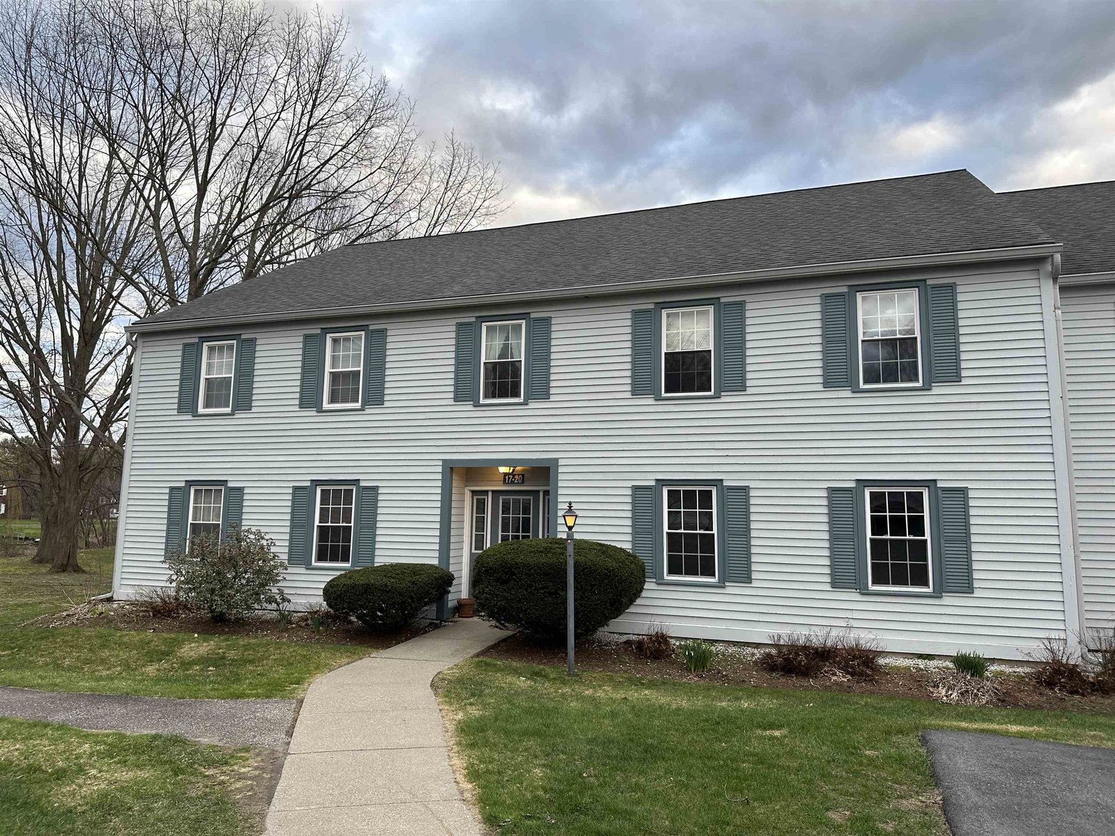 19 Twin Oaks Terrace, Unit 19