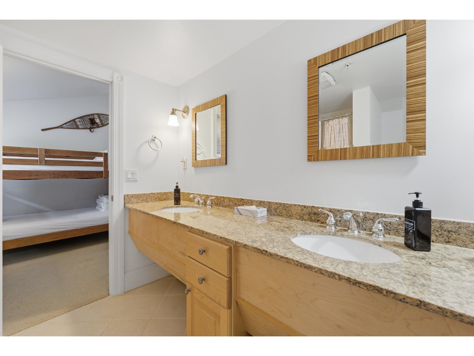 19 Village Lodge Road, Unit 409