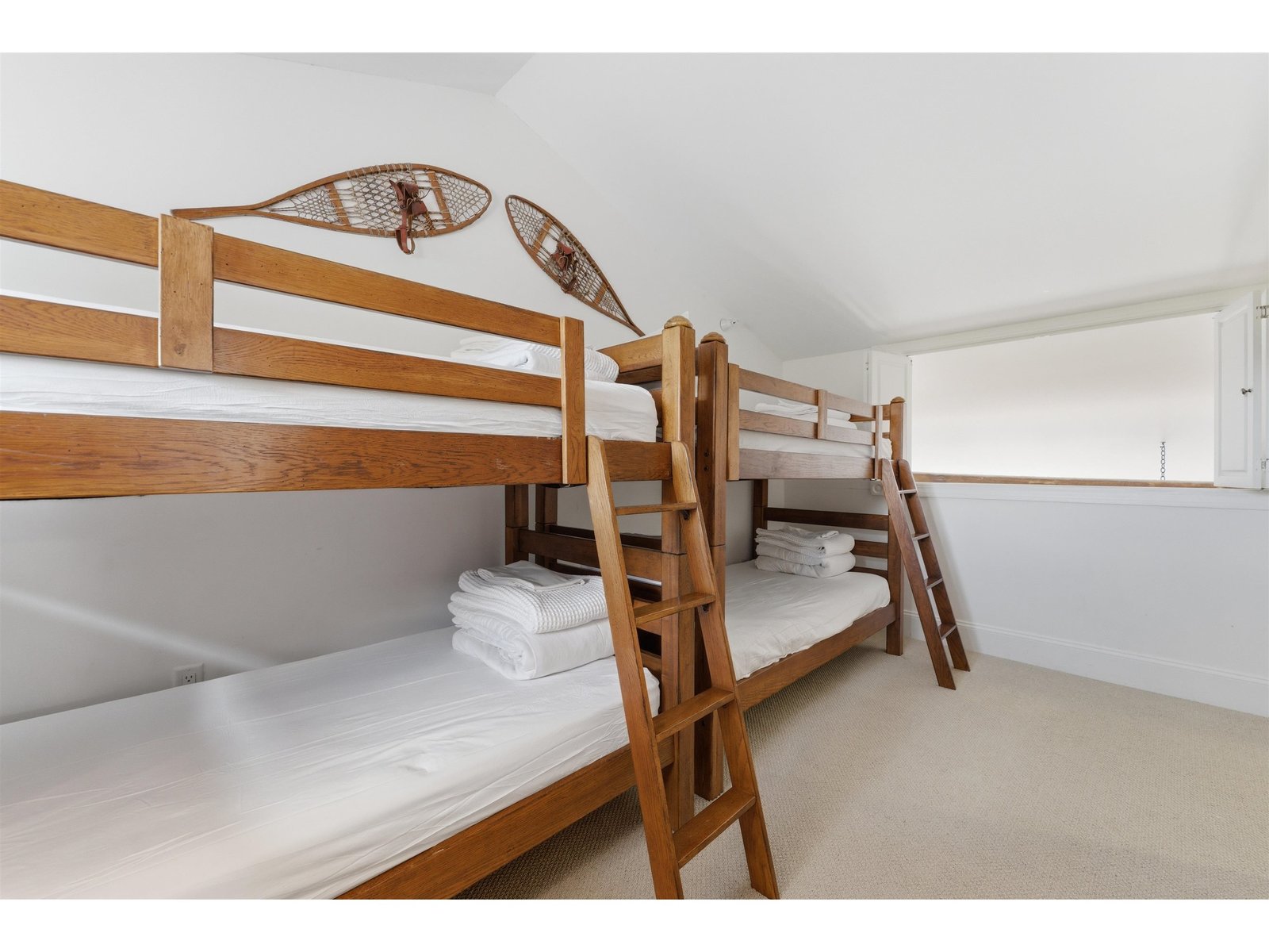 19 Village Lodge Road, Unit 409