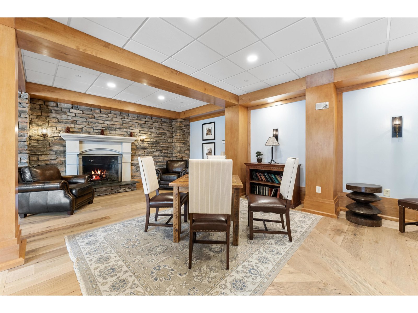 19 Village Lodge Road, Unit 409