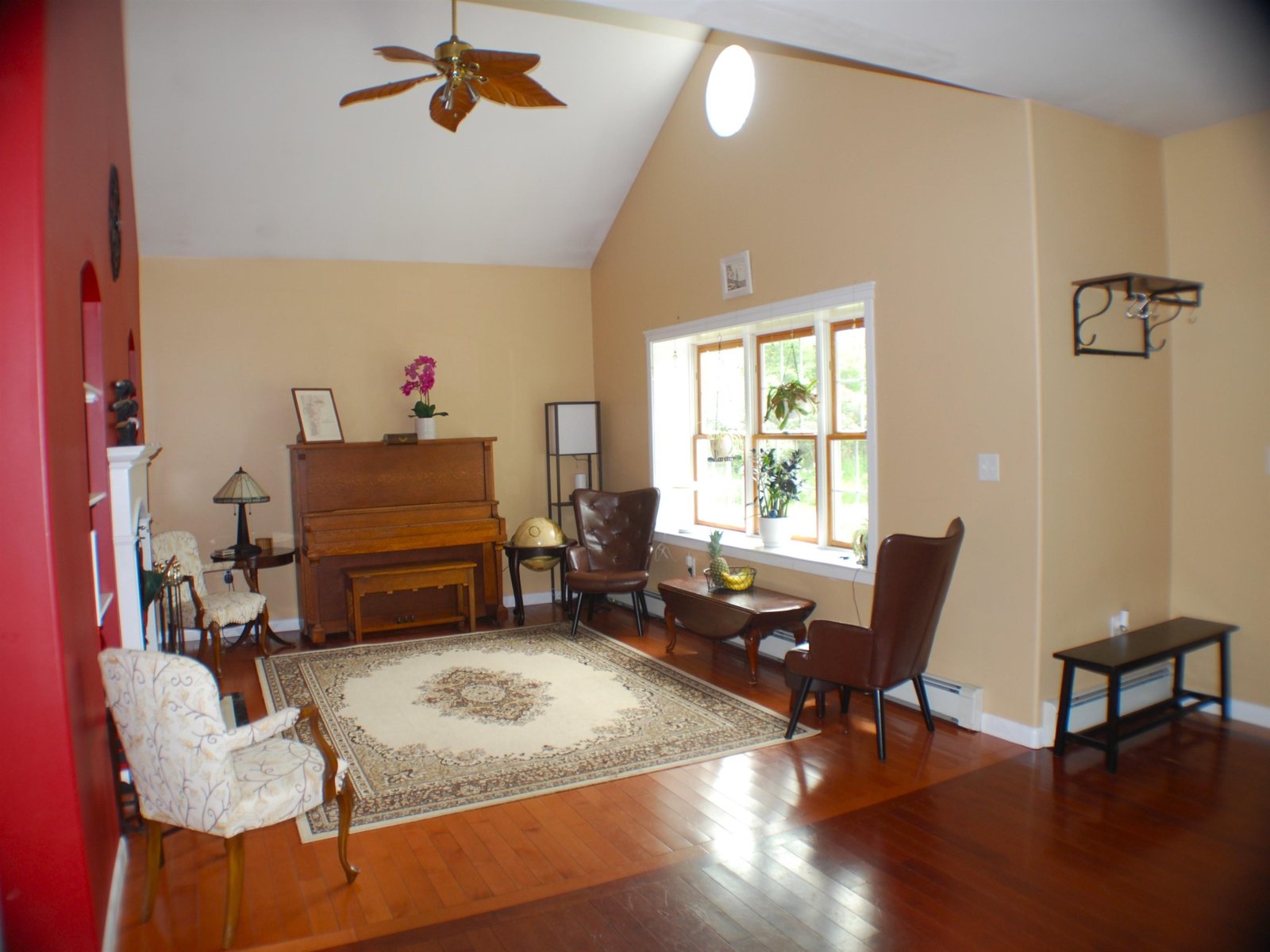 Vaulted ceiling and let the sun shine in!
