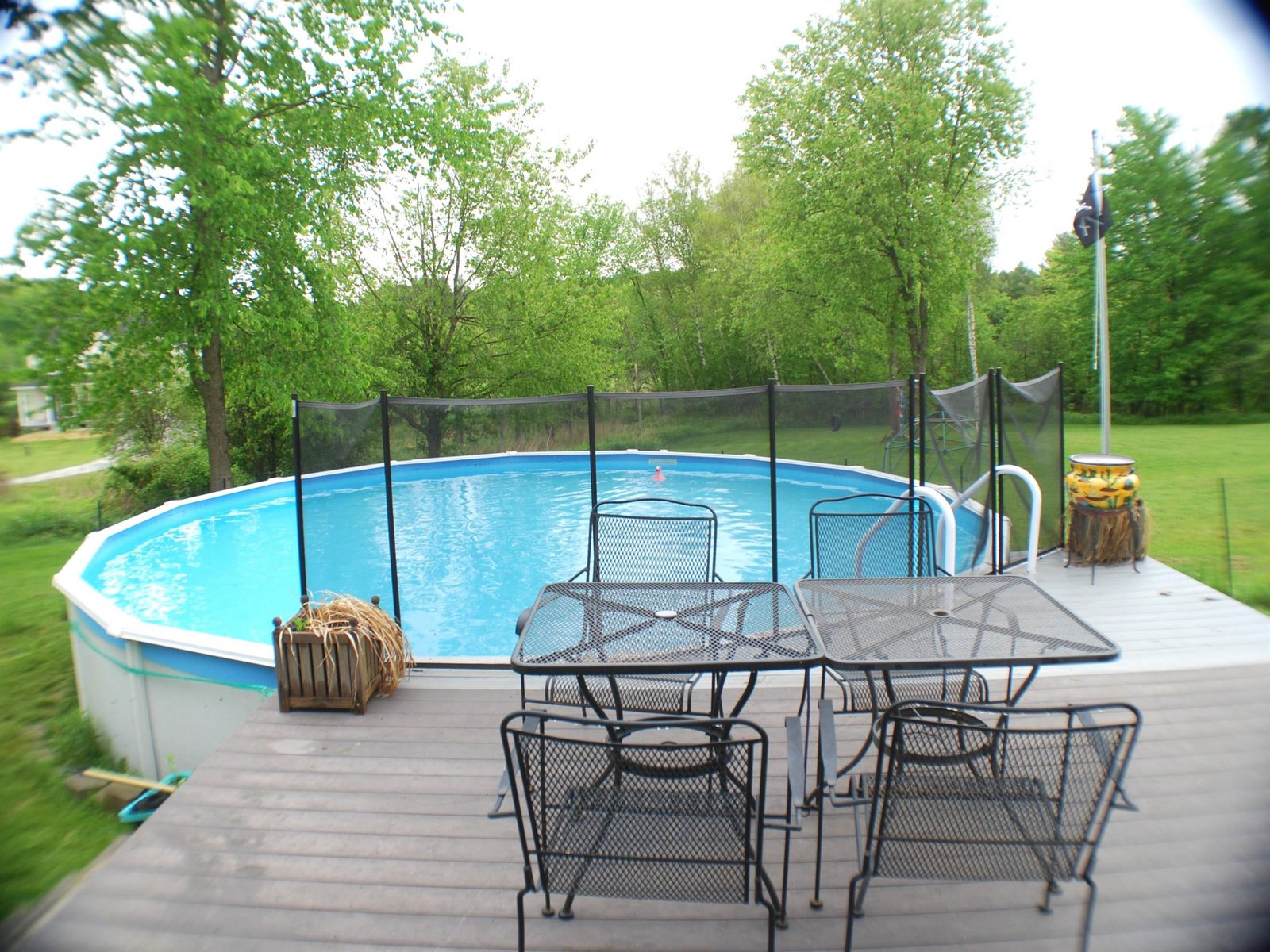 Pool & pool equipments included...