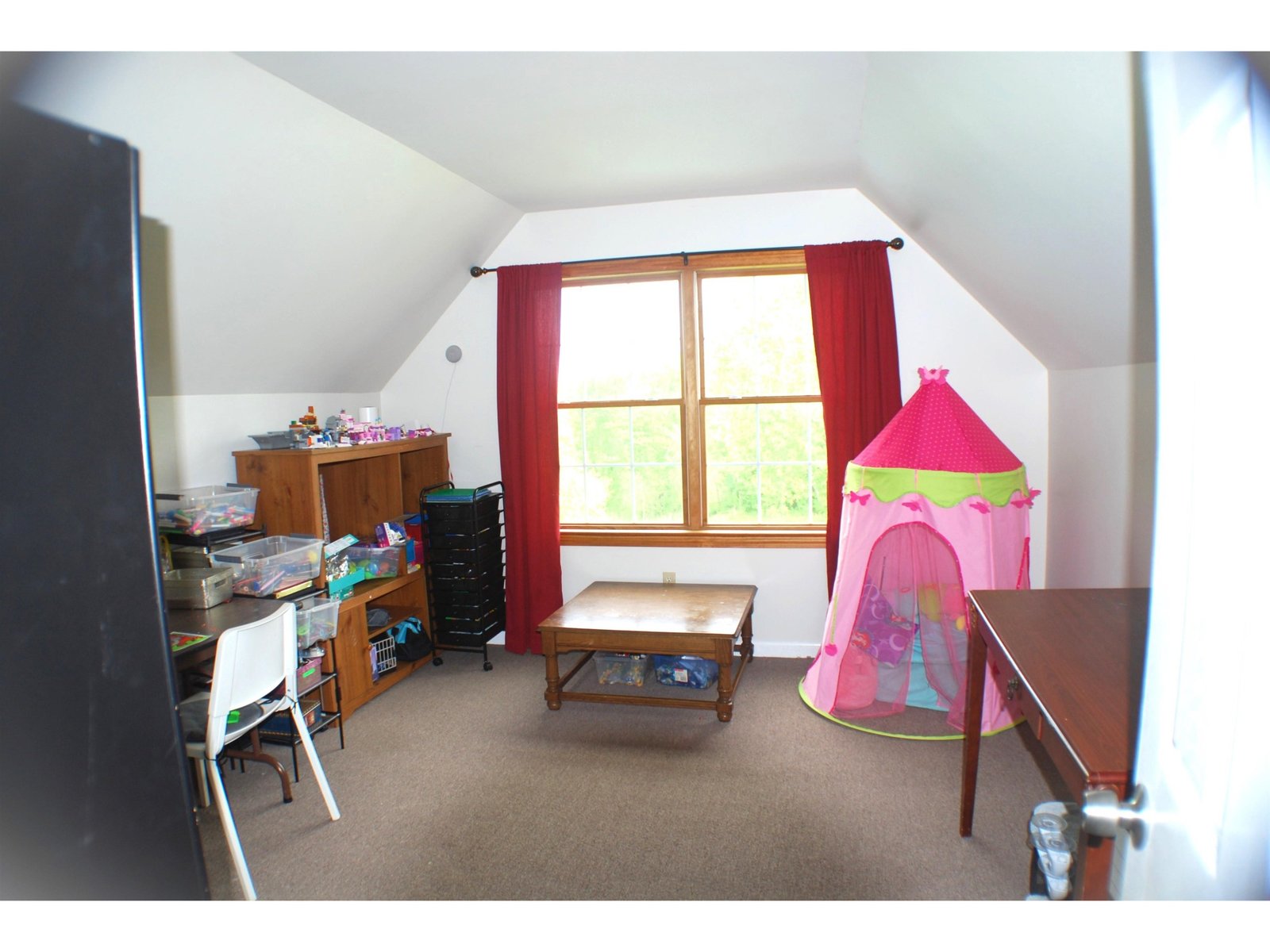 Bonus suite w/ 2 rooms & 3/4 bath & separate entrance.