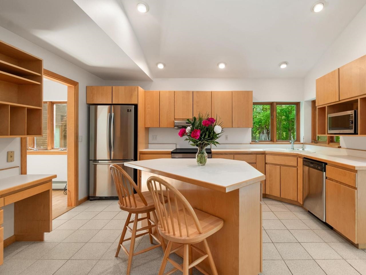 Solid maple cabinets/built-ins