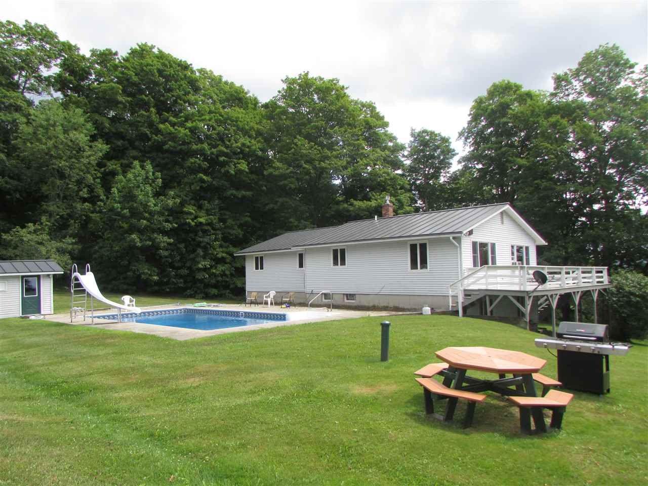 1902 Daniels Pond Road