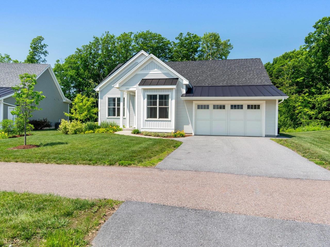 Bright facade & spacious drive