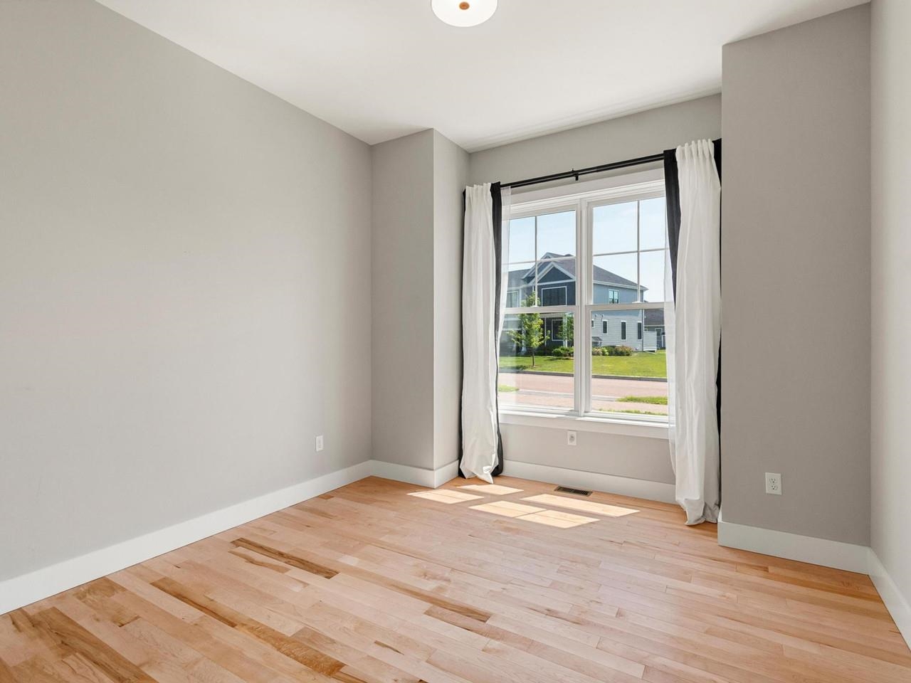 Guest bedroom