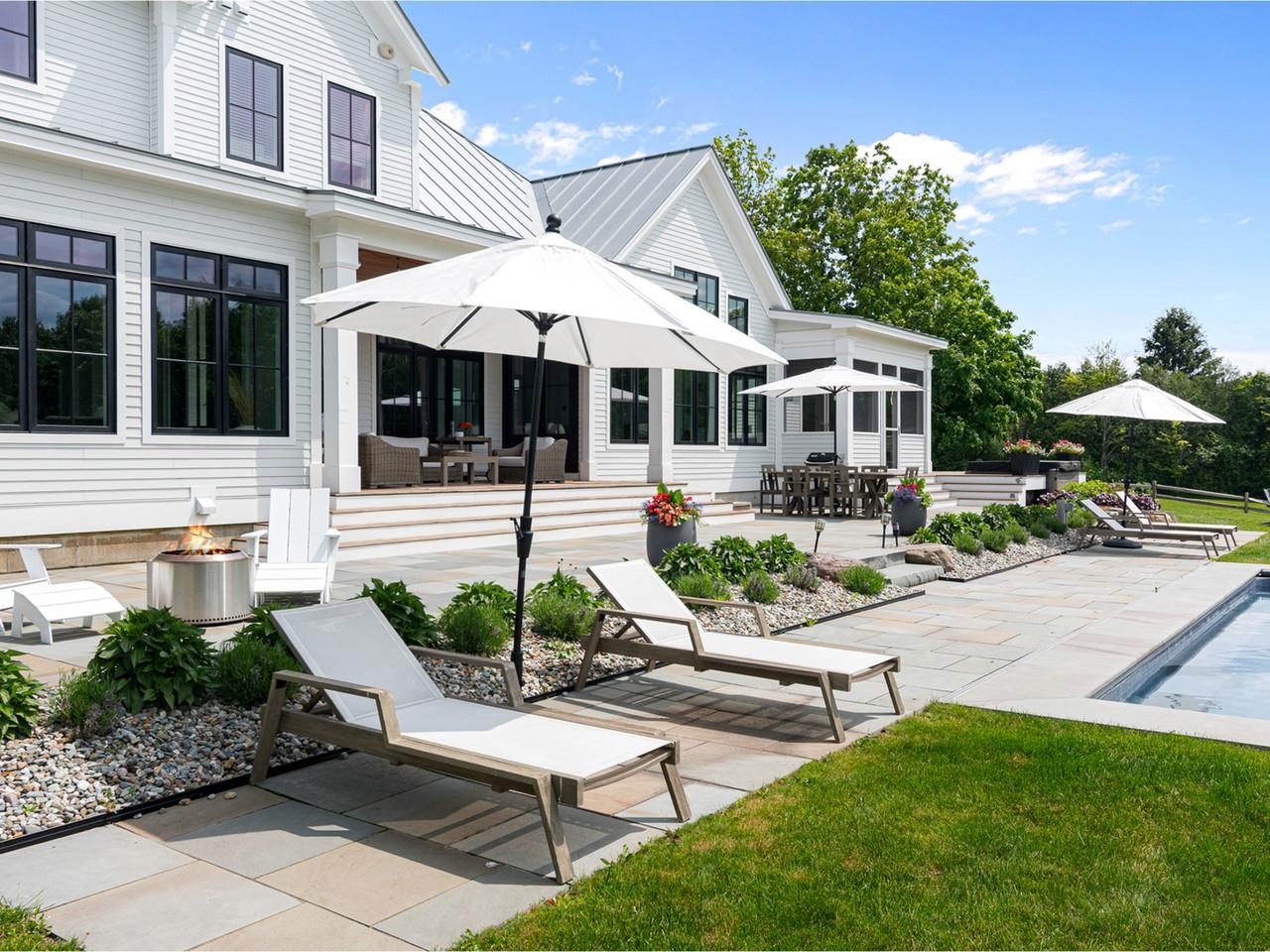 192 Governors Lane