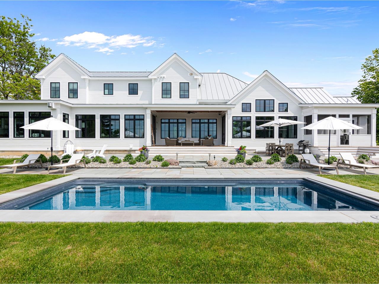 192 Governors Lane