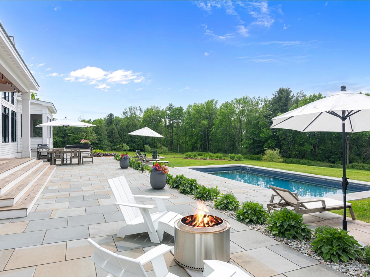 192 Governors Lane