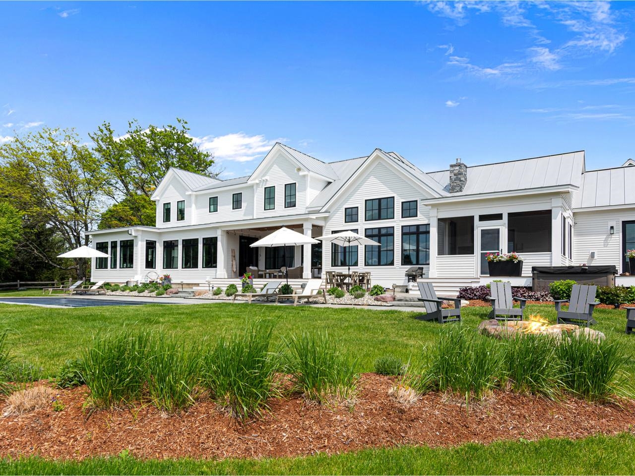 192 Governors Lane