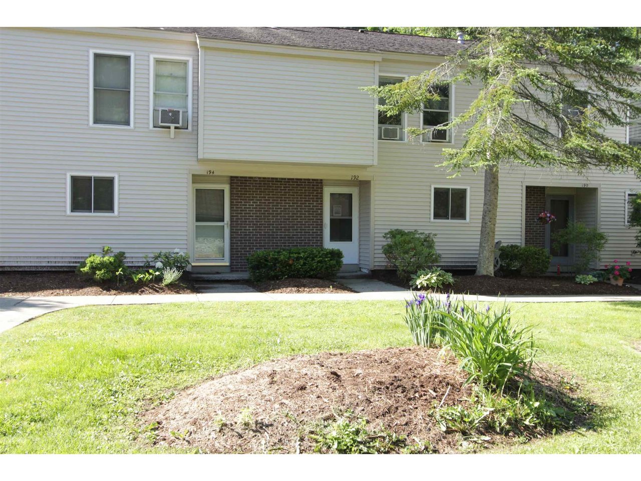 192 Locust Hill, Unit 192